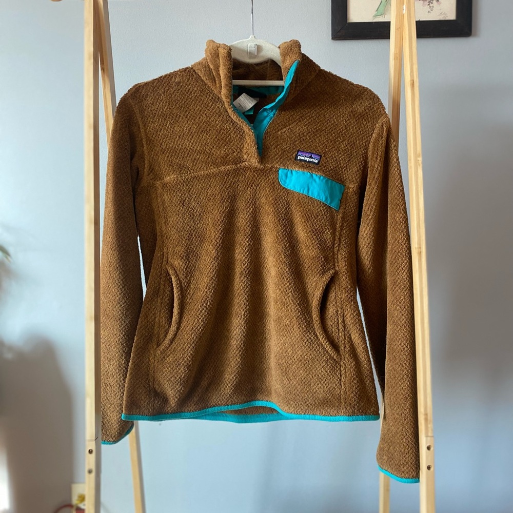 Patagonia Tan and Blue V-Neck Sweater